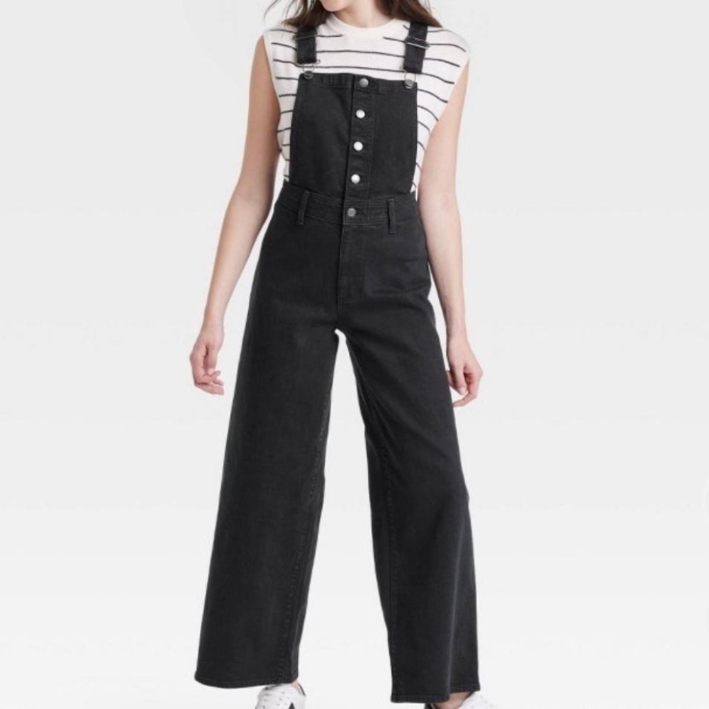 Universal Thread Black Wide-Leg Denim Overalls with Button Front